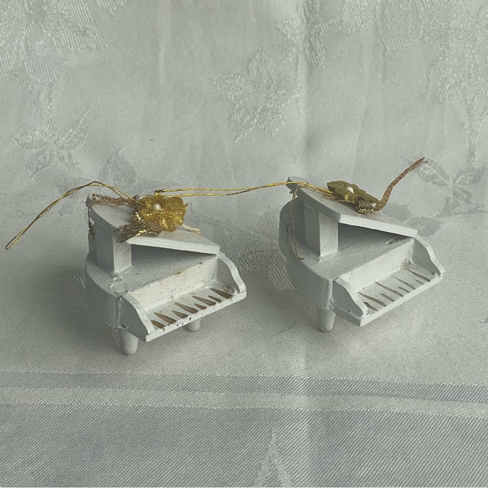 Vintage Wooden Baby Grand Piano Christmas Ornaments Decor White Set of 2